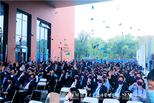 1631870994414024954.jpg 纸飞机.jpg